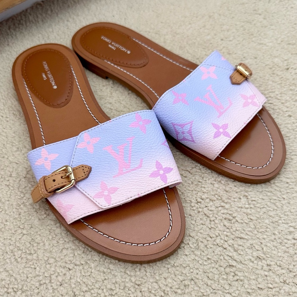LOUIS VUITTON | Rose Clair Pink Lock It Mule Flat Sandal